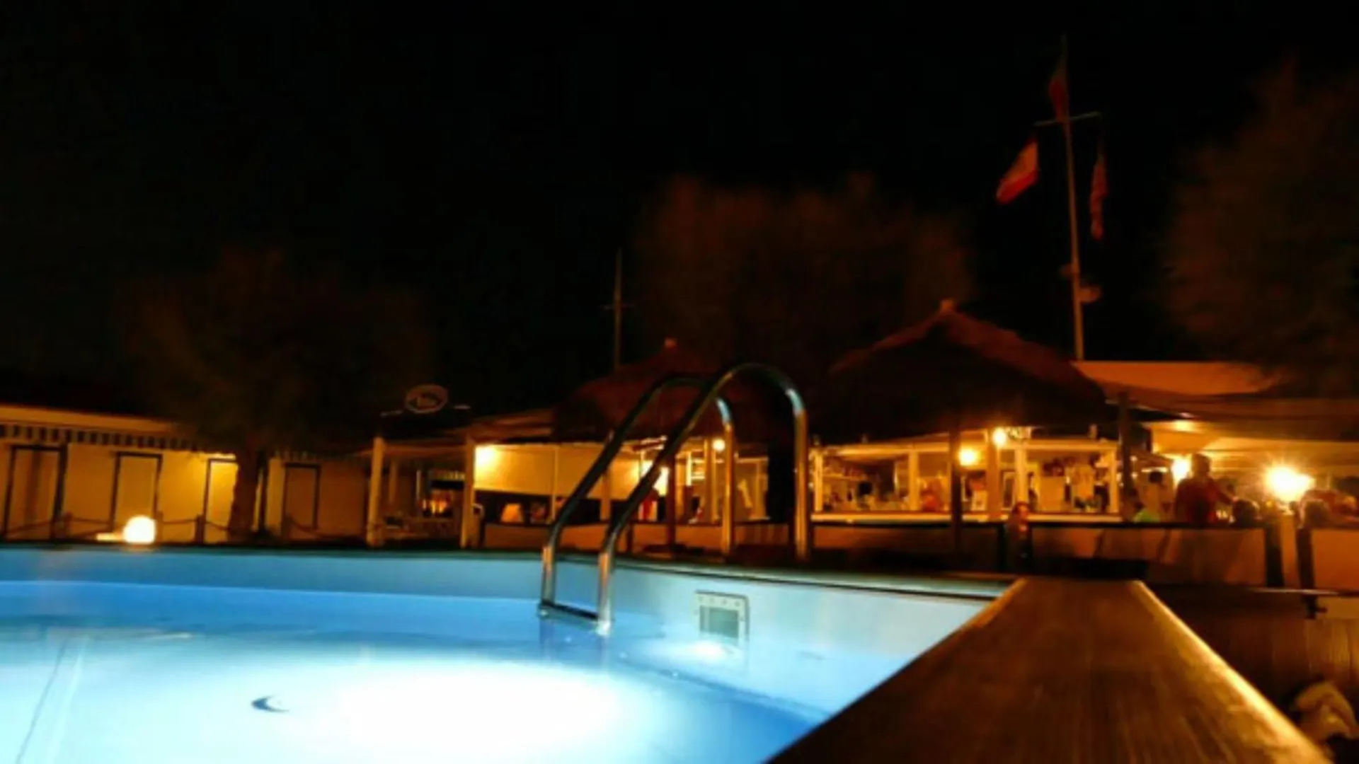 Bed And Breakfast Bagno Venezia Marina Di Carrara Italien