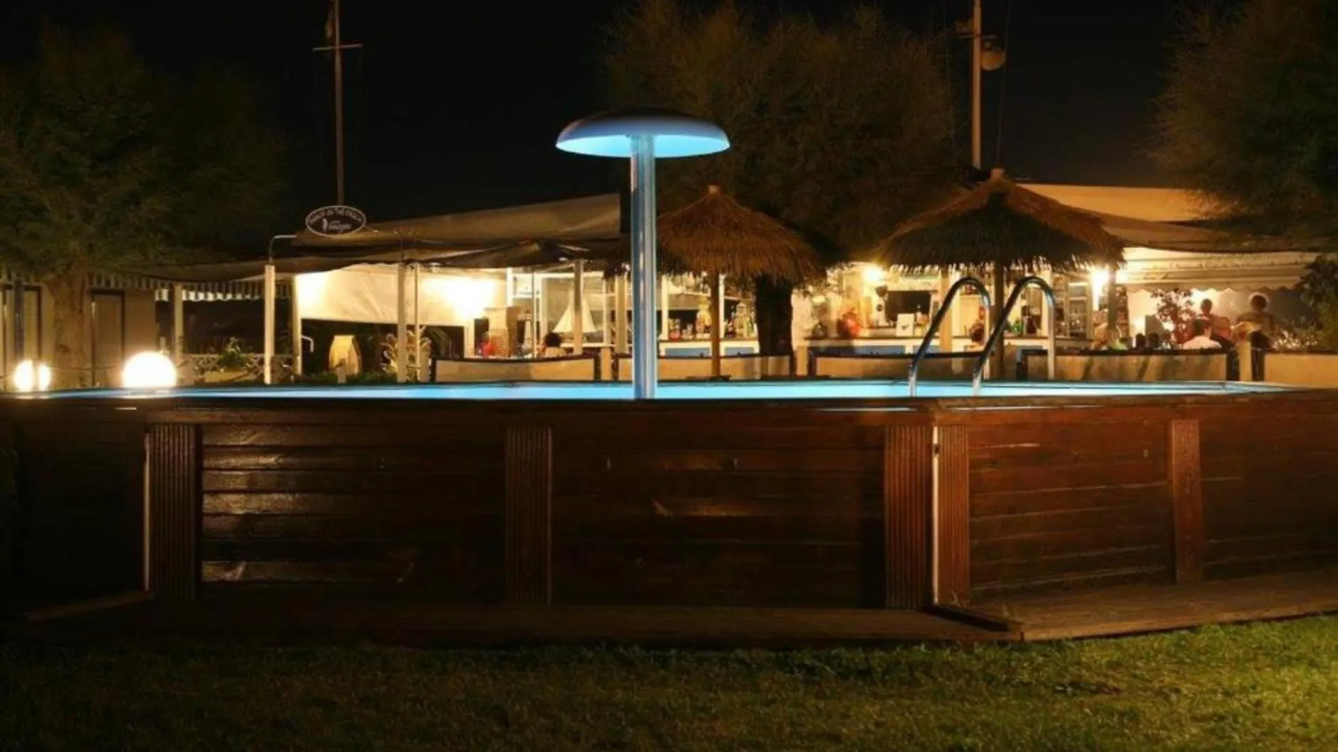 Frühstückspension Bed And Breakfast Bagno Venezia Marina Di Carrara Italien